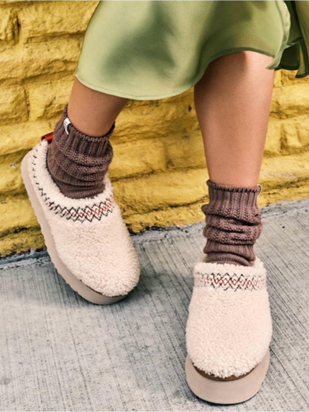UGG Tazz Heritage Braid Natural Shearling Platform Clog Slippers Shoe Size 10